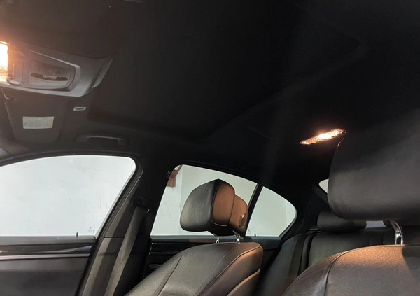 BMW Seria 5 cena 58900 przebieg: 211500, rok produkcji 2012 z Świecie małe 529